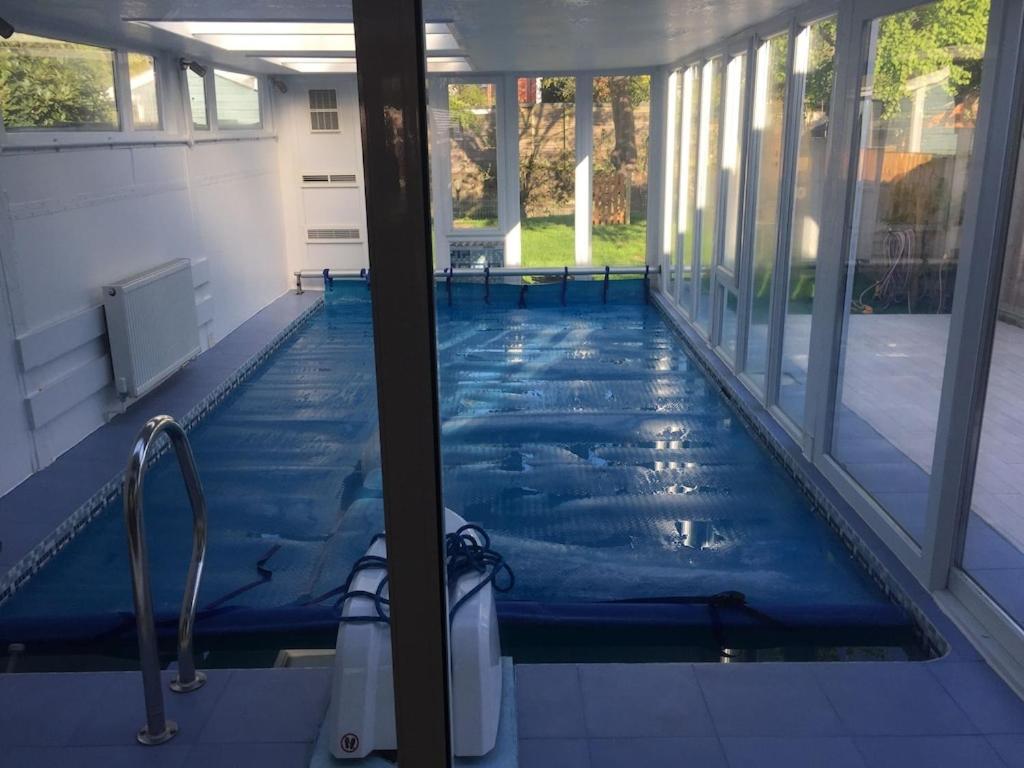 River House With Heated Pool June To Sep & Garden 튀크냄 외부 사진